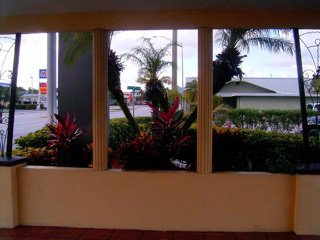 Budget Inn Of Okeechobee Ngoại thất bức ảnh